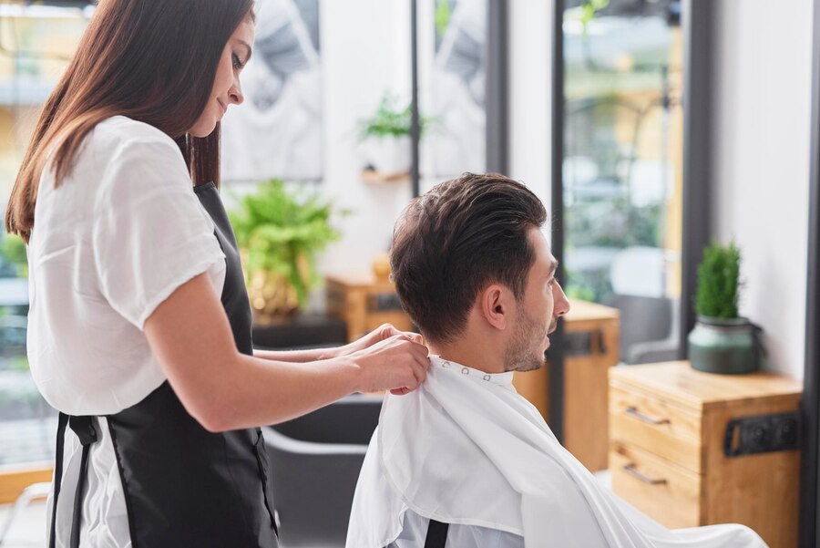 27 Arti Mimpi Memotong Rambut Suami yang Perlu Kita Ketahui - Pantau.com
