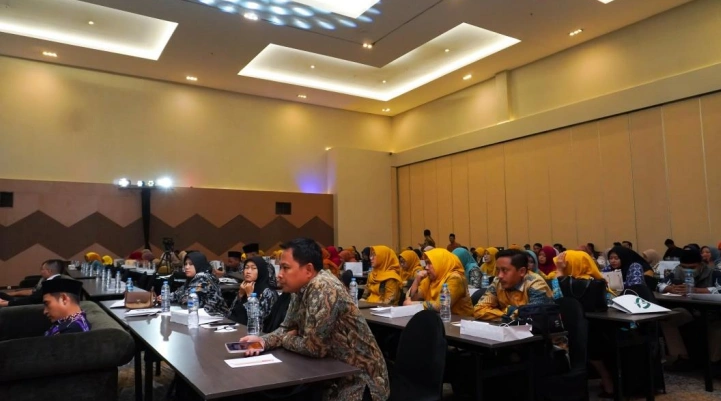 program pelatihan guru pt bumi resources (bumi)