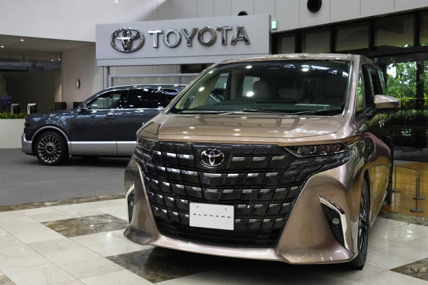 Toyota Alphard (getty)