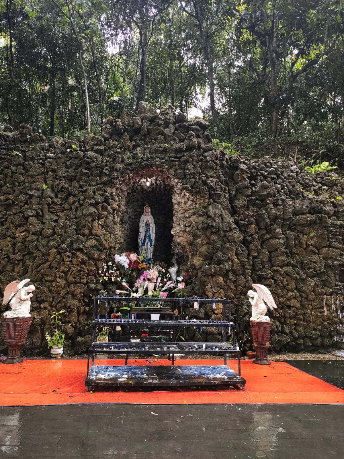 Gua Maria Bukit Kanada