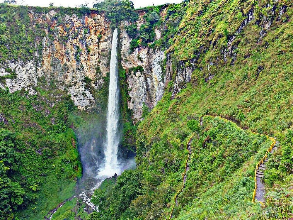 Air Terjun Sipiso Piso 