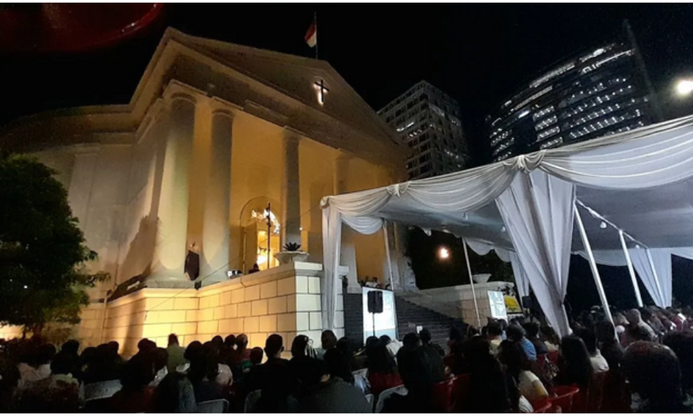 Menko Polkam Ajak Jemaat Doakan Korban Bencana Saat Ibadah Malam Natal 2025 di Jakarta