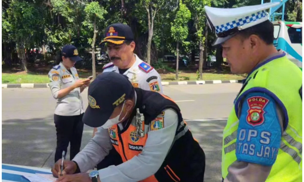 Terminal Kampung Rambutan Razia Angkutan Umum, Lima Kendaraan Ditilang