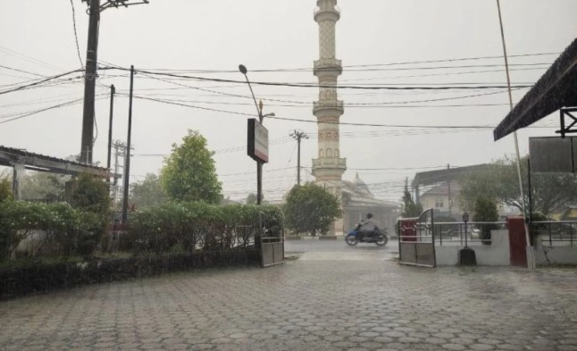 BMKG Peringatkan Hujan Lebat Melanda Sejumlah Wilayah Indonesia pada 9 Februari 2026