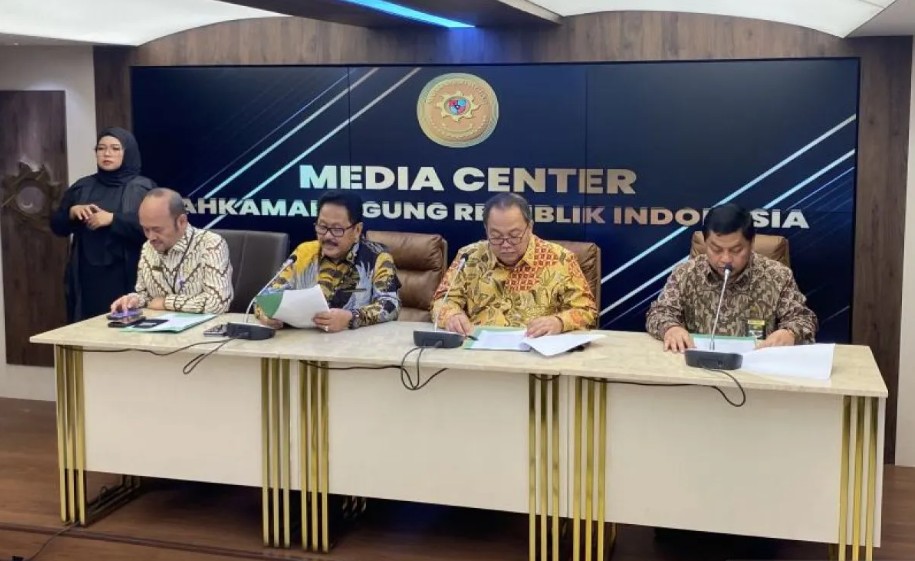 Ketua MA Tegaskan Tidak Ada Toleransi untuk Hakim Korup: “Berhenti atau Dipenjarakan”