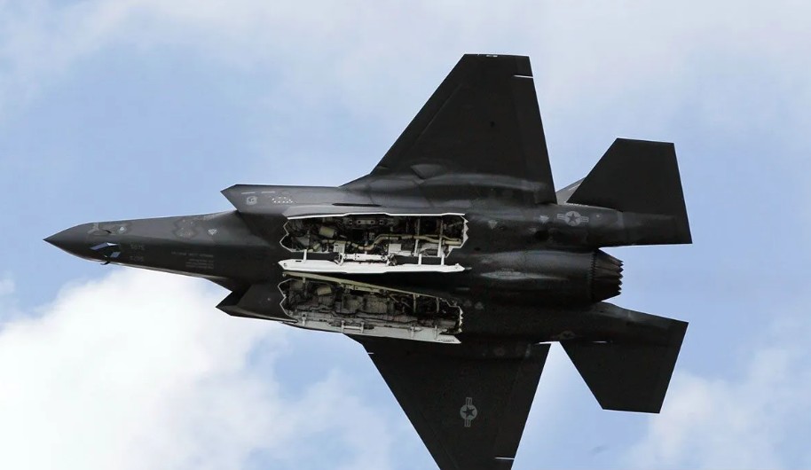 AS Kirim Jet Tempur Siluman F-35A ke Dekat Timur Tengah, Trump Tekan Iran untuk Berunding