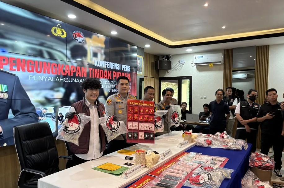 Polisi Ungkap Jaringan Narkoba Etimode Malaysia, Ribuan Pod Siap Edar Disita di Jakarta