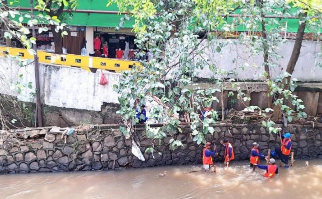 Sudin SDA Jaksel Bangun Ulang Turap Kali Pesanggrahan dan Proyek Rumah Pompa untuk Atasi Banjir Cipulir