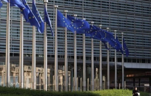 Komisi Eropa Ajukan Keberatan atas Kebijakan Meta Terkait Akses Asisten AI Pihak Ketiga di WhatsApp