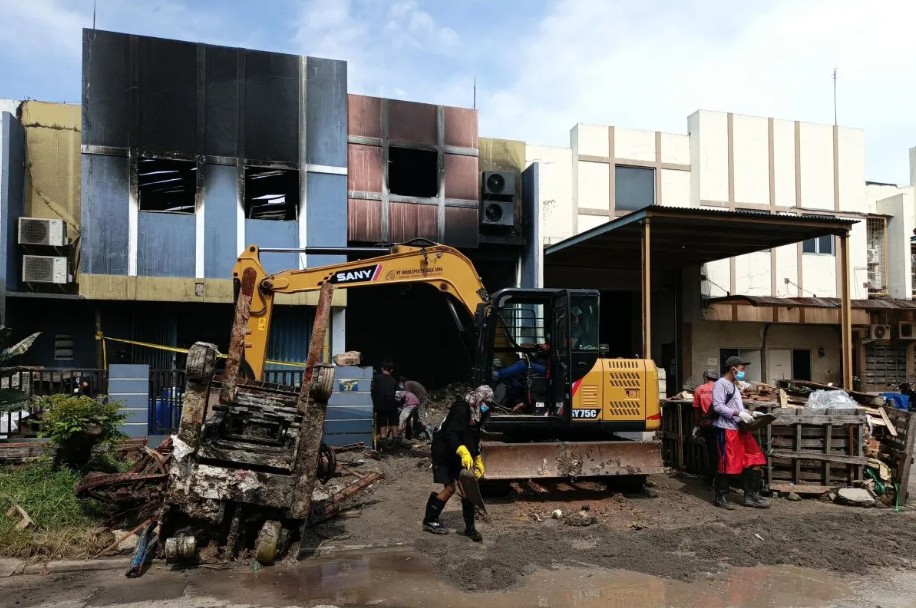 Kebakaran Gudang Pestisida PT Biotek Saranatama Sebabkan Pencemaran Sungai Cisadane, KLH Lakukan Investigasi