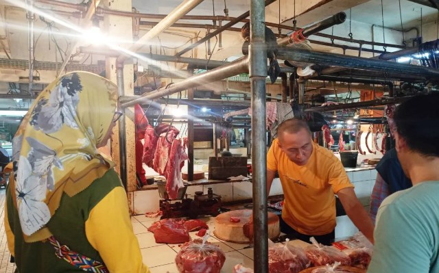 Harga Daging Sapi dan Telur di Pasar Kramat Jati Jakarta Timur Naik Menjelang Imlek dan Ramadhan 2026