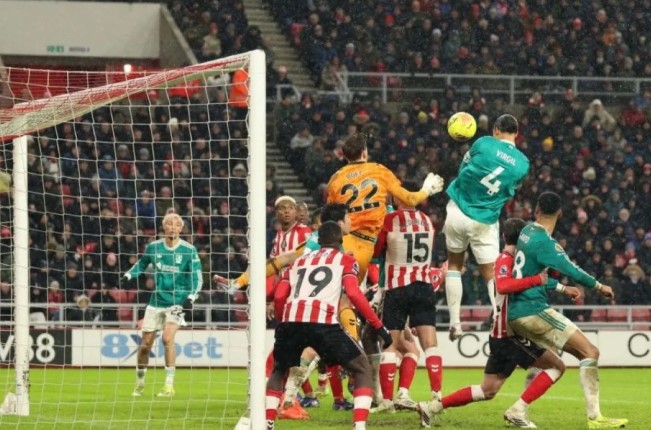 Virgil van Dijk Mengantar Liverpool Menaklukkan Sunderland 1-0 di Stadion of Light