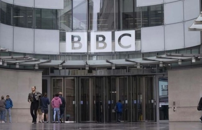 BBC Rencanakan PHK dan Pangkas Anggaran di Tengah Tekanan Finansial serta Gugatan Trump