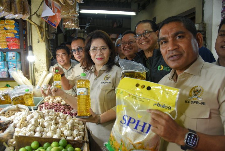 Komisi IV DPR RI Pastikan Harga Bahan Pokok di Pasar Wonokromo Stabil Jelang Ramadan 1447 H