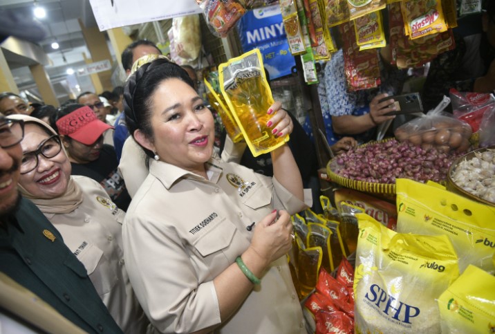 Ketua Komisi IV DPR RI Pastikan Harga Pangan di Pasar Legi Stabil, Cabai Rawit Merah Tembus Rp80.000 per Kilogram