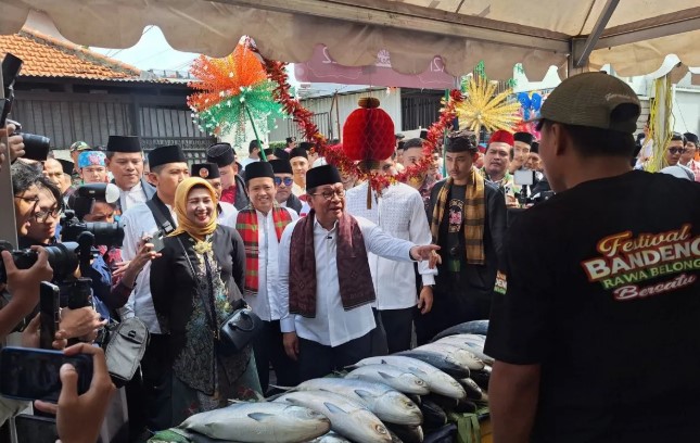 Gubernur Pramono Apresiasi Festival Bandeng Rawa Belong sebagai Upaya Lestarikan Budaya Betawi