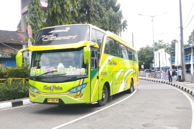 Pengelola Pastikan Kedatangan Bus AKAP di Kampung Rambutan Lancar Tanpa Keterlambatan Saat Arus Balik