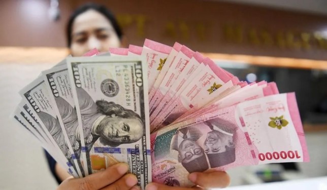 Rupiah Melemah ke Rp16.920 per Dolar AS pada Pembukaan Perdagangan