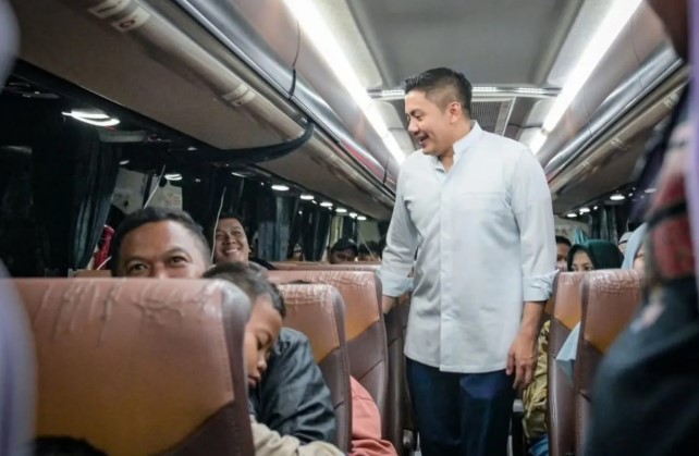 Seskab dan Menhub Tinjau Puncak Arus Balik di Pulo Gebang, Pemudik Sebut Perjalanan Lancar dan Nyaman