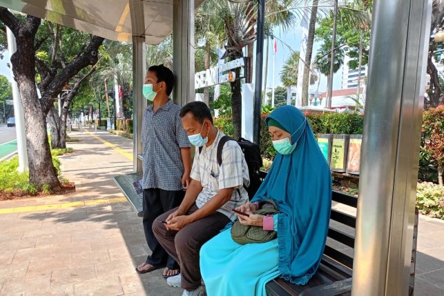 Kualitas Udara Jakarta Memburuk, Warga Sensitif Diminta Gunakan Masker Saat Beraktivitas