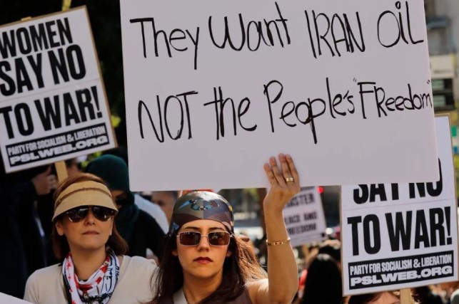 Trump Klaim Iran Izinkan 10 Kapal Minyak Melintas di Selat Hormuz di Tengah Negosiasi Tak Langsung