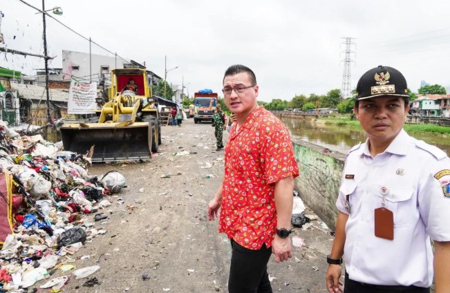 Legislator Desak DLH Benahi Pengelolaan Sampah Usai Gunungan Sampah Mengganggu Warga Tambora