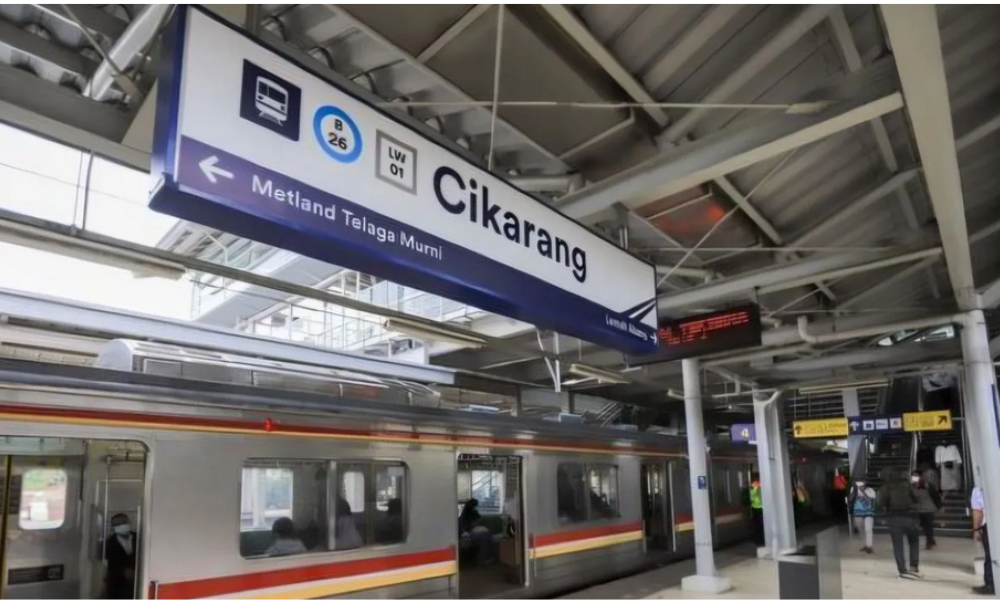 Arus Balik Lebaran, Ribuan Pemilir Tiba di Stasiun Cikarang