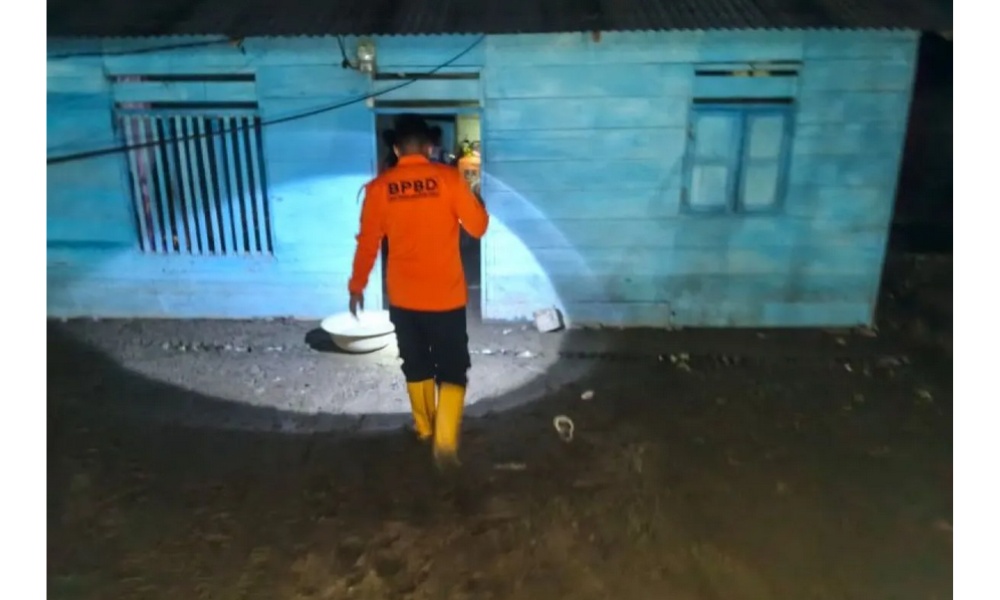 Banjir Rendam 22 Rumah di Banggai, Warga Sempat Mengungsi