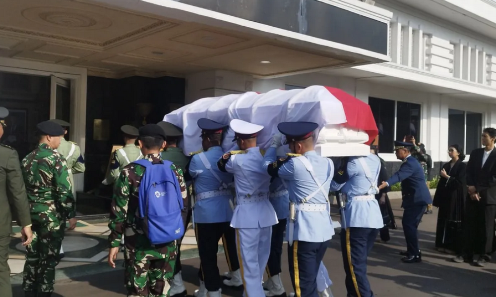 Jenazah Juwono Sudarsono Disemayamkan di Kemhan, Dimakamkan di TMP Kalibata