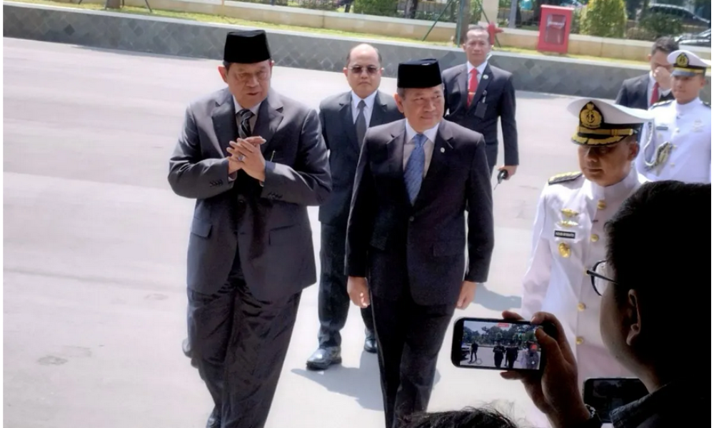 SBY dan Jusuf Kalla Melayat Juwono Sudarsono di Kemenhan