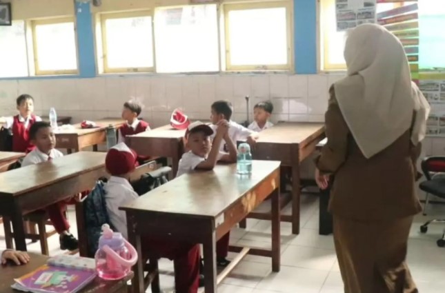 Hari Pertama Sekolah Usai Lebaran, Siswa di Jakarta Timur Belum Terima Program MBG