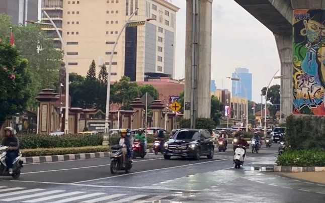 Pemprov DKI Bangun Lima Zebra Cross di Tebet untuk Tingkatkan Keselamatan Pejalan Kaki