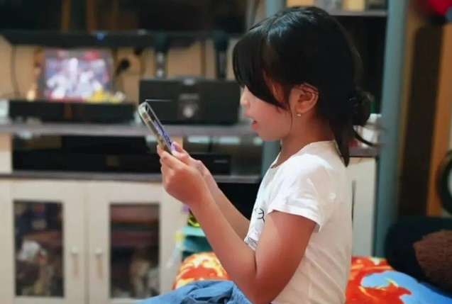 Pakar Sebut Kebijakan PP Tunas Indonesia Jadi Penguat Global untuk Pembatasan Medsos Anak