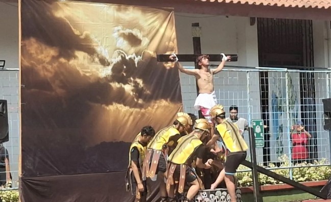 Visualisasi Jalan Salib di Cililitan Ajak Umat Dalami Sengsara Kristus dan Refleksi Iman