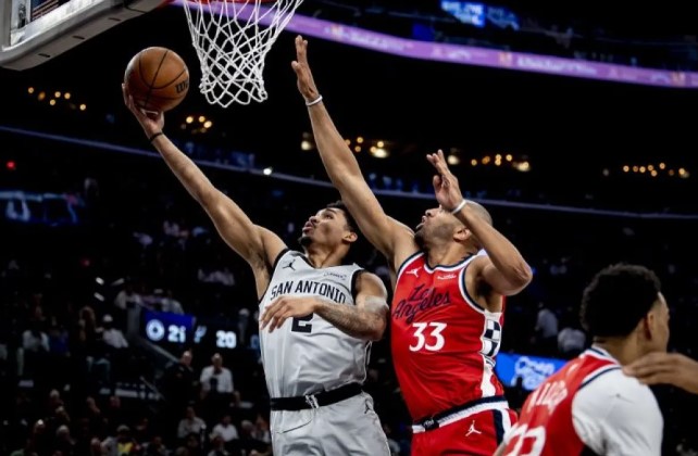 Spurs Tundukkan Clippers 118-99 dan Perpanjang Rekor 11 Kemenangan Beruntun Tanpa Wembanyama