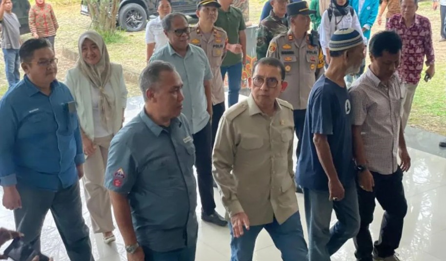 Fadli Zon Tinjau Gedung Kesenian Cirebon, Siapkan Revitalisasi Jadi Pusat Budaya