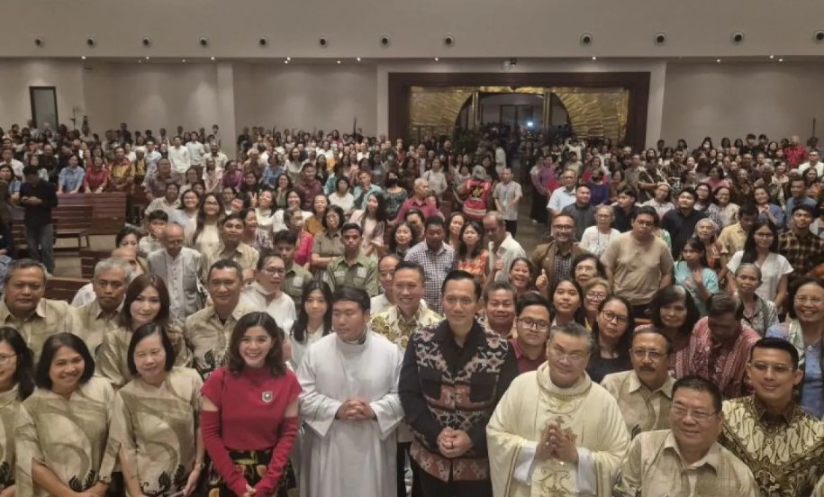AHY Hadiri Misa Malam Paskah di Bekasi dan Tekankan Semangat Kebangkitan untuk Indonesia Maju