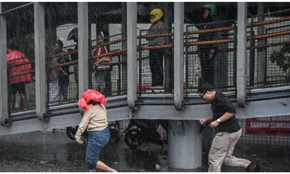 BMKG Prakirakan Hujan Guyur Jakarta Siang Ini, Sejumlah Wilayah Berpotensi Disertai Petir