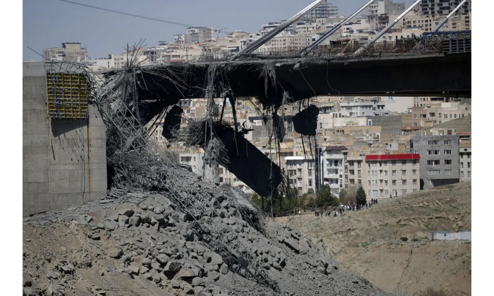 Jembatan B1 di Karaj Hancur Diserang AS dan Israel, 13 Orang Tewas