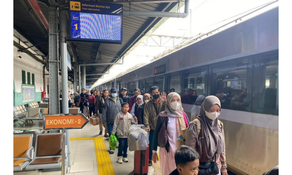 Puncak Arus Balik Paskah, 44 Ribu Penumpang Tiba di Jakarta Naik Kereta Api