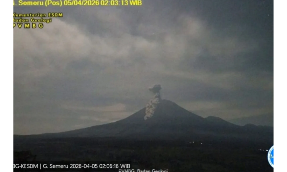 Gunung Semeru Kembali Erupsi, Awan Panas Meluncur hingga 3,5 Kilometer