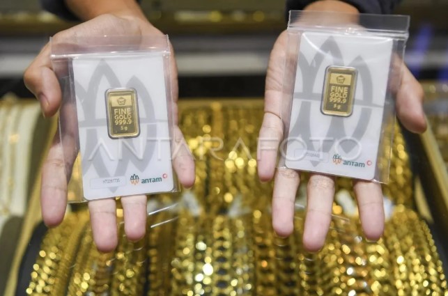 Harga Emas Antam Turun Tajam Rp141 Ribu Menjadi Rp2,831 Juta per Gram pada Senin Pagi