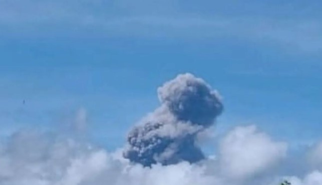 Gunung Dukono Maluku Utara Erupsi, Lontarkan Abu 1.000 Meter