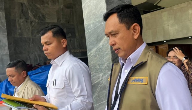 Bulog Pastikan Kemasan Beras Tetap Aman di Tengah Isu Kelangkaan Biji Plastik