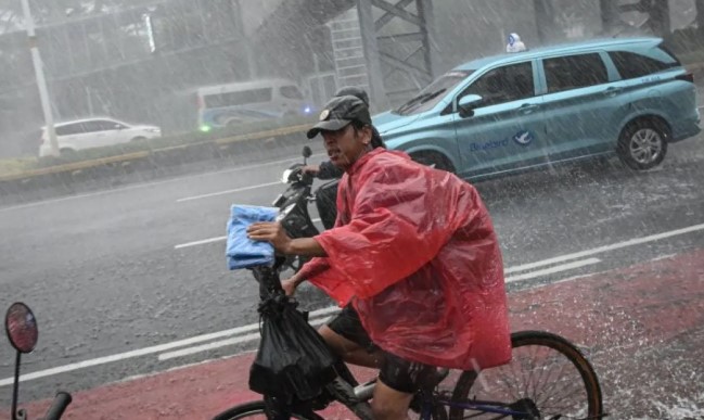 BMKG Prakirakan Jakarta Diguyur Hujan Ringan pada Kamis Siang