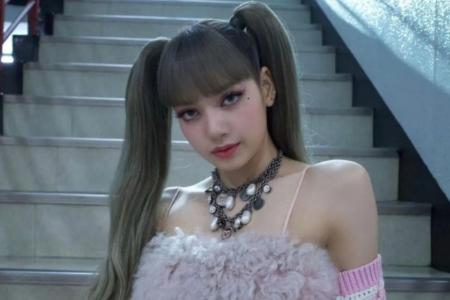 Lisa BLACKPINK Gandeng Anyma Rilis Lagu “Bad Angel” Jelang Tampil di Coachella