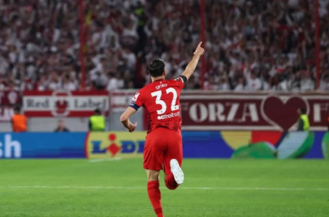 Freiburg Menang Telak atas Celta Vigo, Porto dan Nottingham Forest Masih Berimbang di Perempat Final Liga Europa