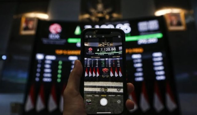 IHSG Dibuka Menguat 38,90 Poin ke Level 7.346,49 Usai Sempat Melemah Pasca Lebaran