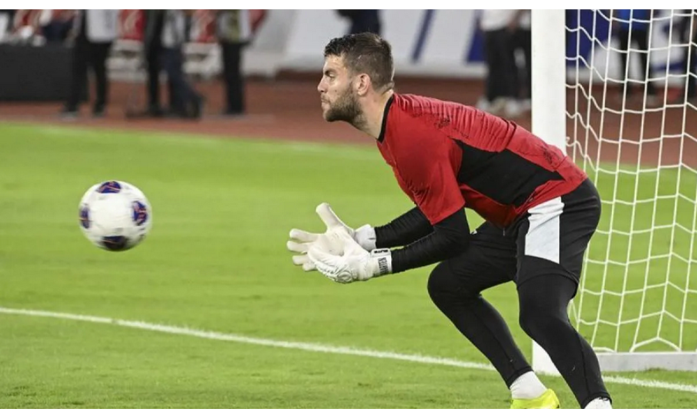 Maarten Paes Catat Clean Sheet, Ajax Menang 3-0 atas Heracles