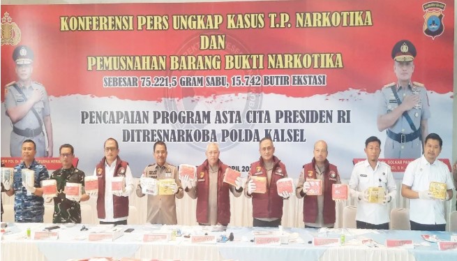 Polda Kalsel Bongkar Penyelundupan 43,8 Kg Sabu Jaringan Fredy Pratama, Dua Kurir Ditangkap
